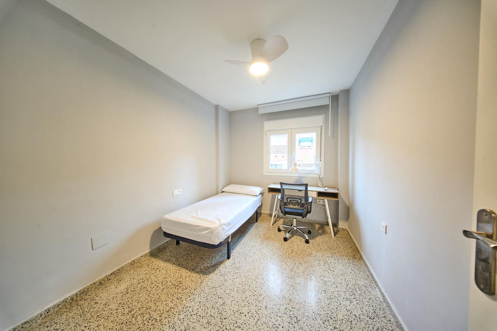 3 sypialnia Mieszkanie do wynajęcia w Miasto Grenada - 750 € (Ref: 9441914)