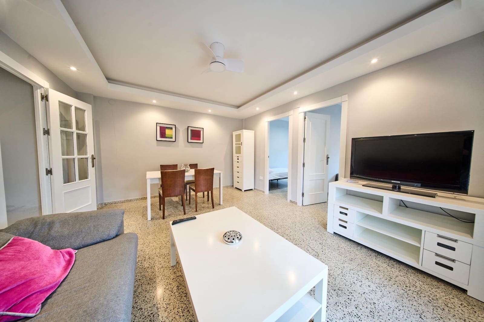 3 sypialnia Mieszkanie do wynajęcia w Miasto Grenada - 750 € (Ref: 9441914)