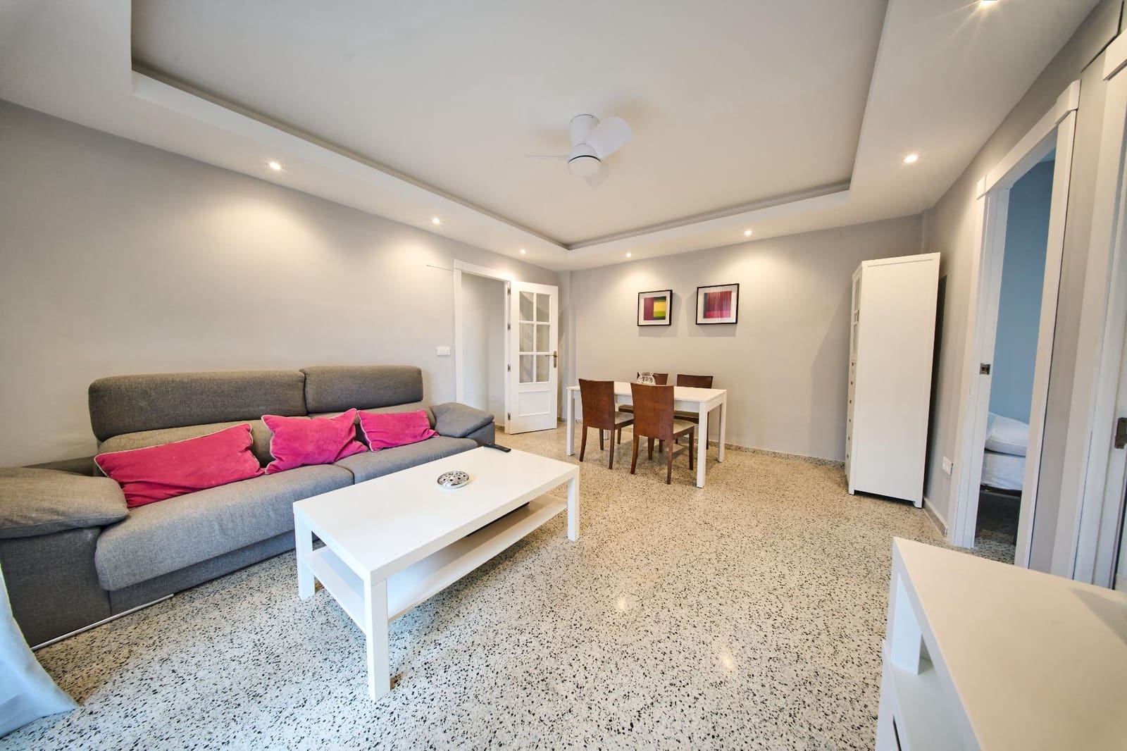 3 sypialnia Mieszkanie do wynajęcia w Miasto Grenada - 750 € (Ref: 9441914)