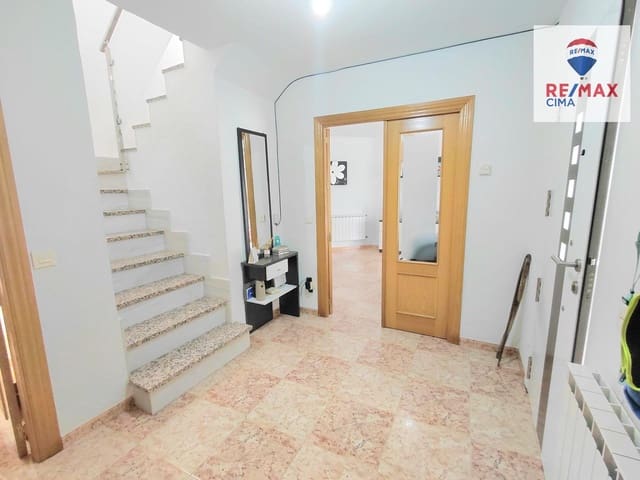 4 soveværelse Rækkehus til salg i Baza - € 125.000 (Ref: 9446620)