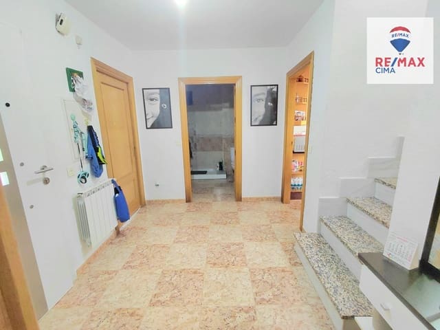 4 soveværelse Rækkehus til salg i Baza - € 125.000 (Ref: 9446620)