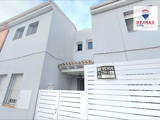 Adosado de 4 habitaciones en Baza en venta - 125.000 € (Ref: 9446620)