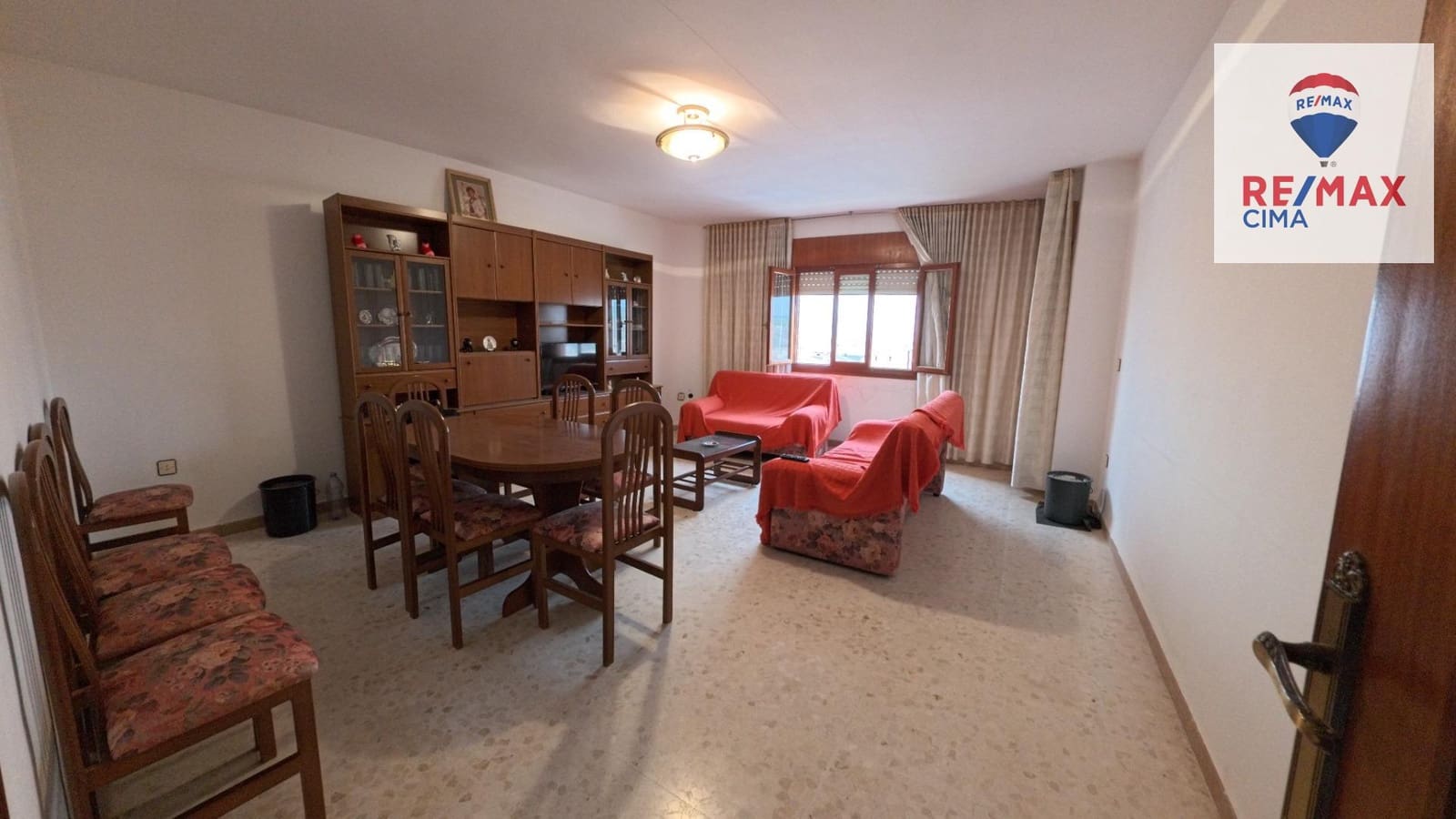 6 bedroom Commercial for sale in Cortes de Baza with garage - € 189,000 (Ref: 9456498)