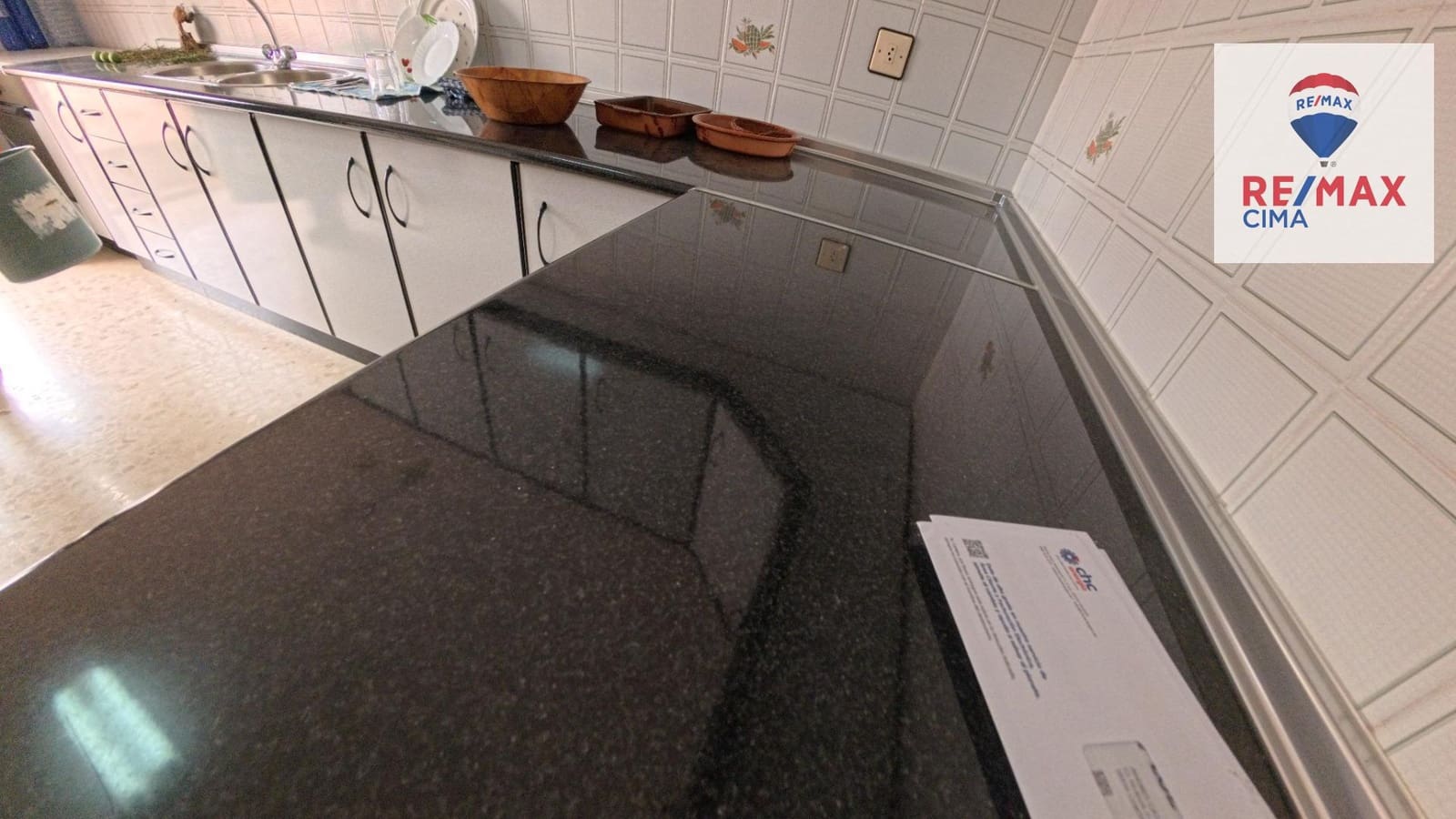 6 bedroom Commercial for sale in Cortes de Baza with garage - € 189,000 (Ref: 9456498)