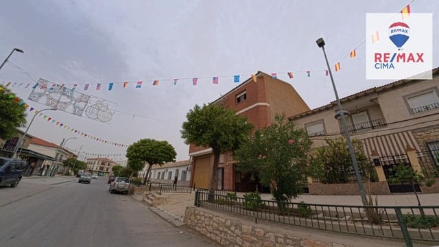 6 bedroom Commercial for sale in Cortes de Baza with garage - € 189,000 (Ref: 9456498)