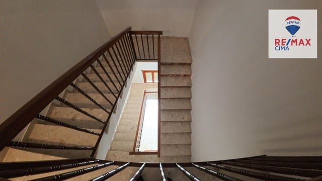 6 bedroom Commercial for sale in Cortes de Baza with garage - € 189,000 (Ref: 9456498)