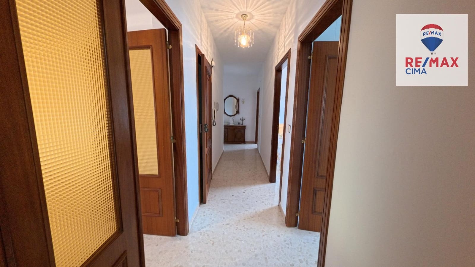 6 bedroom Commercial for sale in Cortes de Baza with garage - € 189,000 (Ref: 9456498)