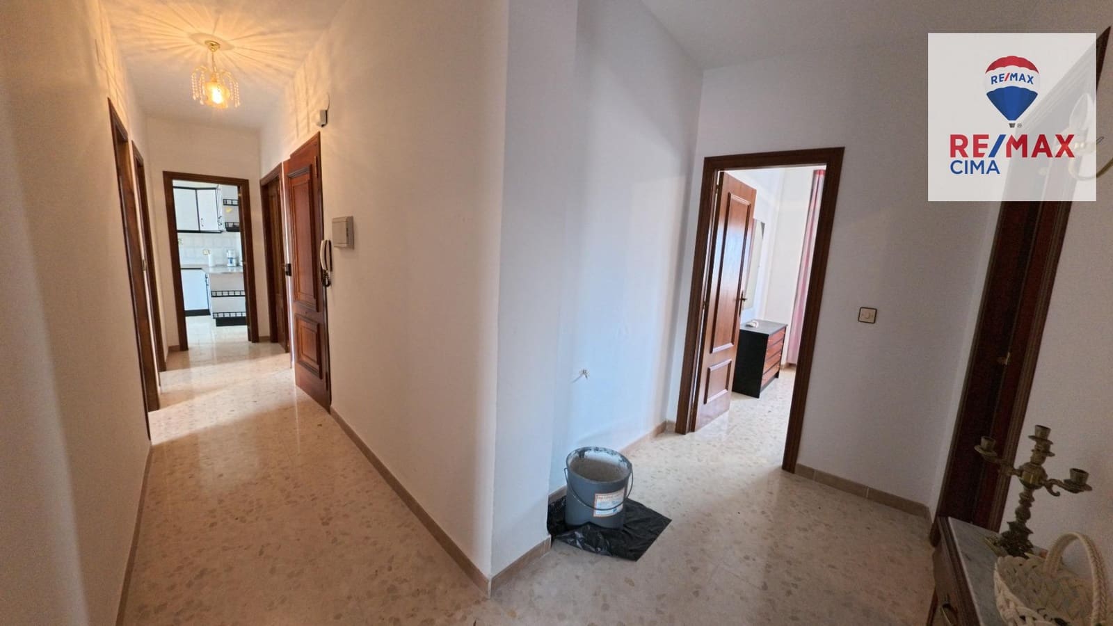 6 bedroom Commercial for sale in Cortes de Baza with garage - € 189,000 (Ref: 9456498)