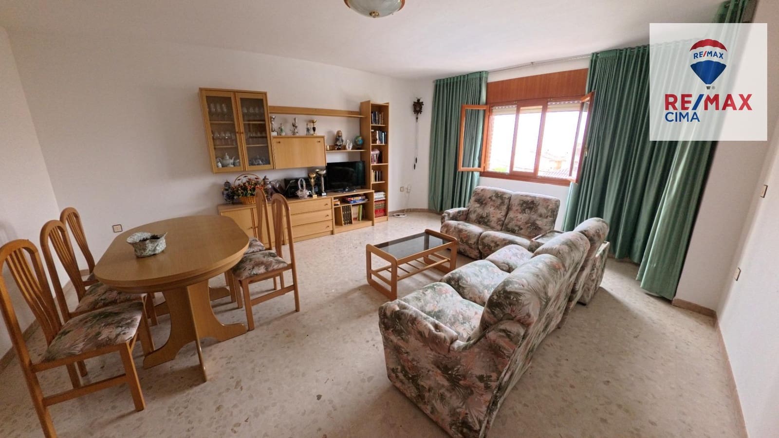 6 bedroom Commercial for sale in Cortes de Baza with garage - € 189,000 (Ref: 9456498)