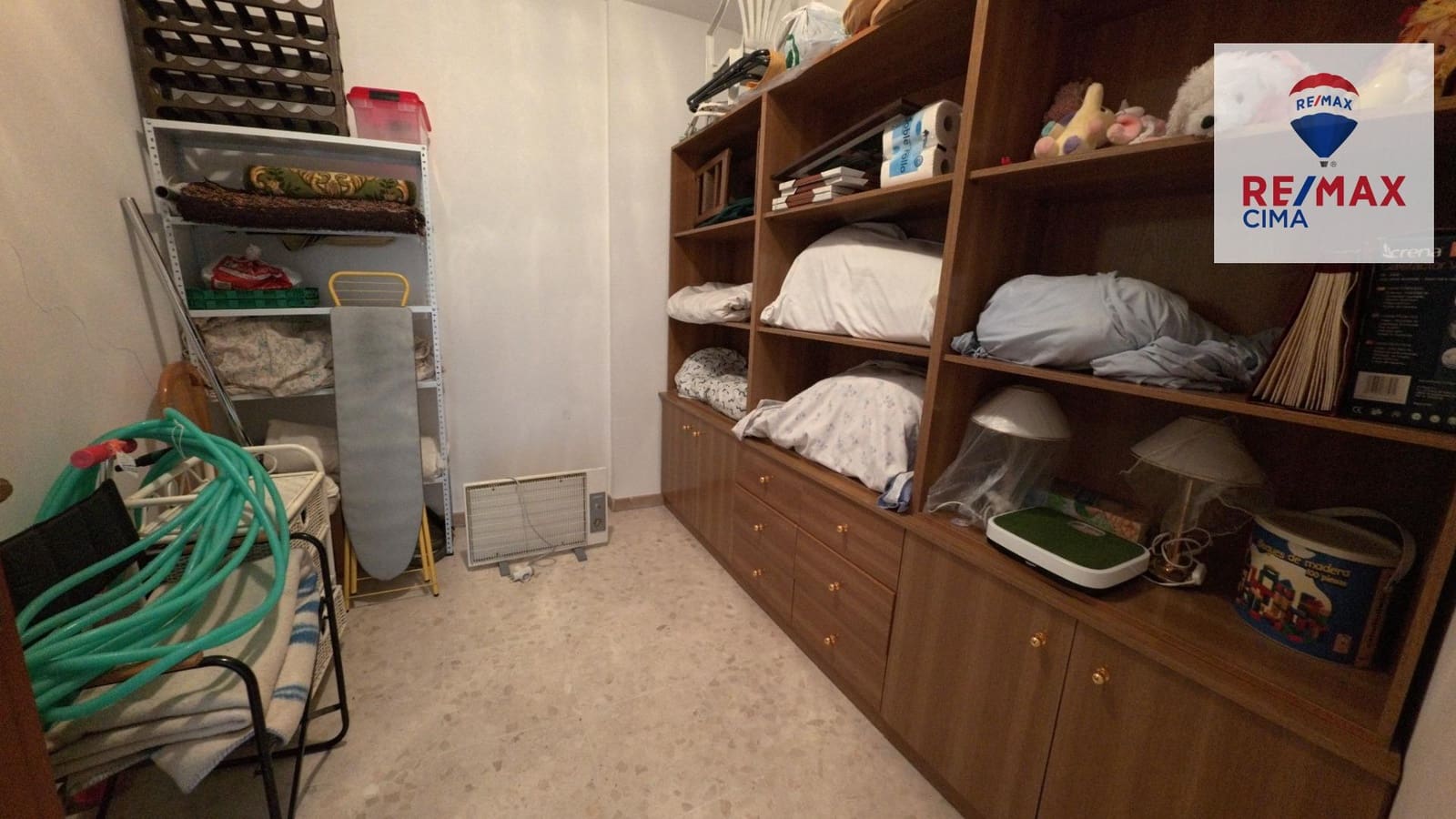 6 bedroom Commercial for sale in Cortes de Baza with garage - € 189,000 (Ref: 9456498)