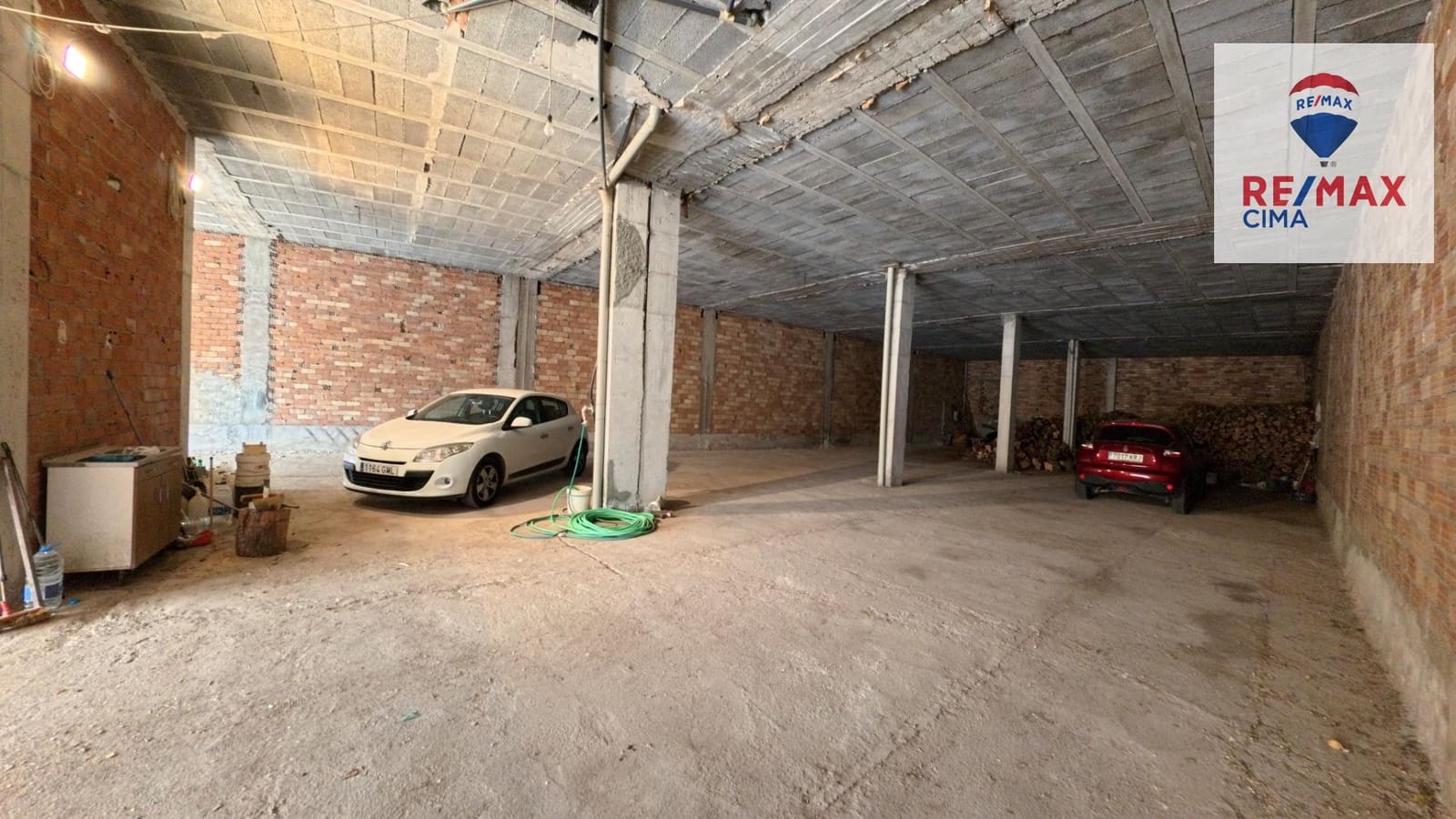 6 bedroom Commercial for sale in Cortes de Baza with garage - € 189,000 (Ref: 9456498)