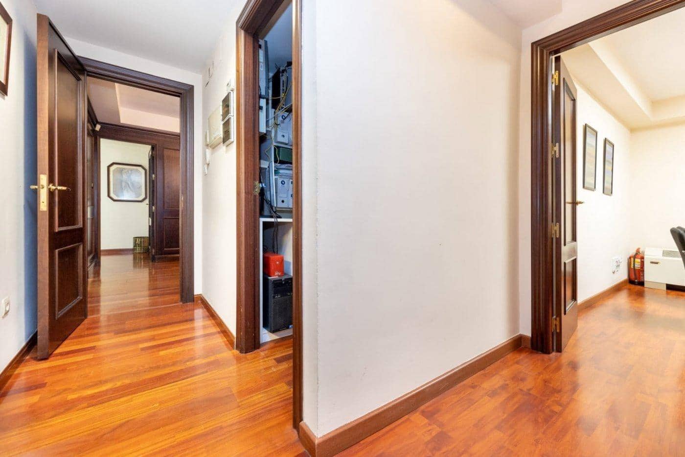 Office for sale in Granada city - € 395,000 (Ref: 9468598)