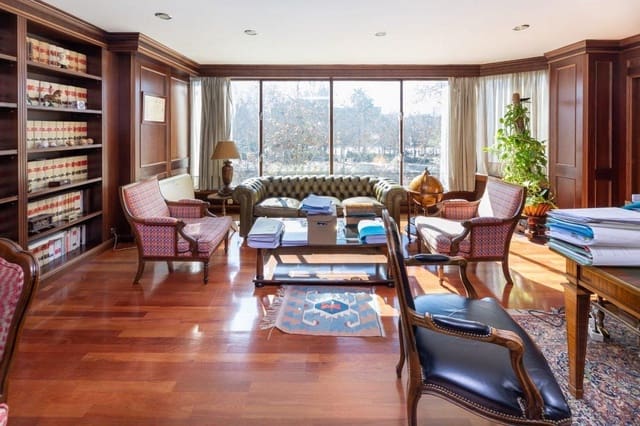 Office for sale in Figares, Granada city - € 395,000 (Ref: 9468598)