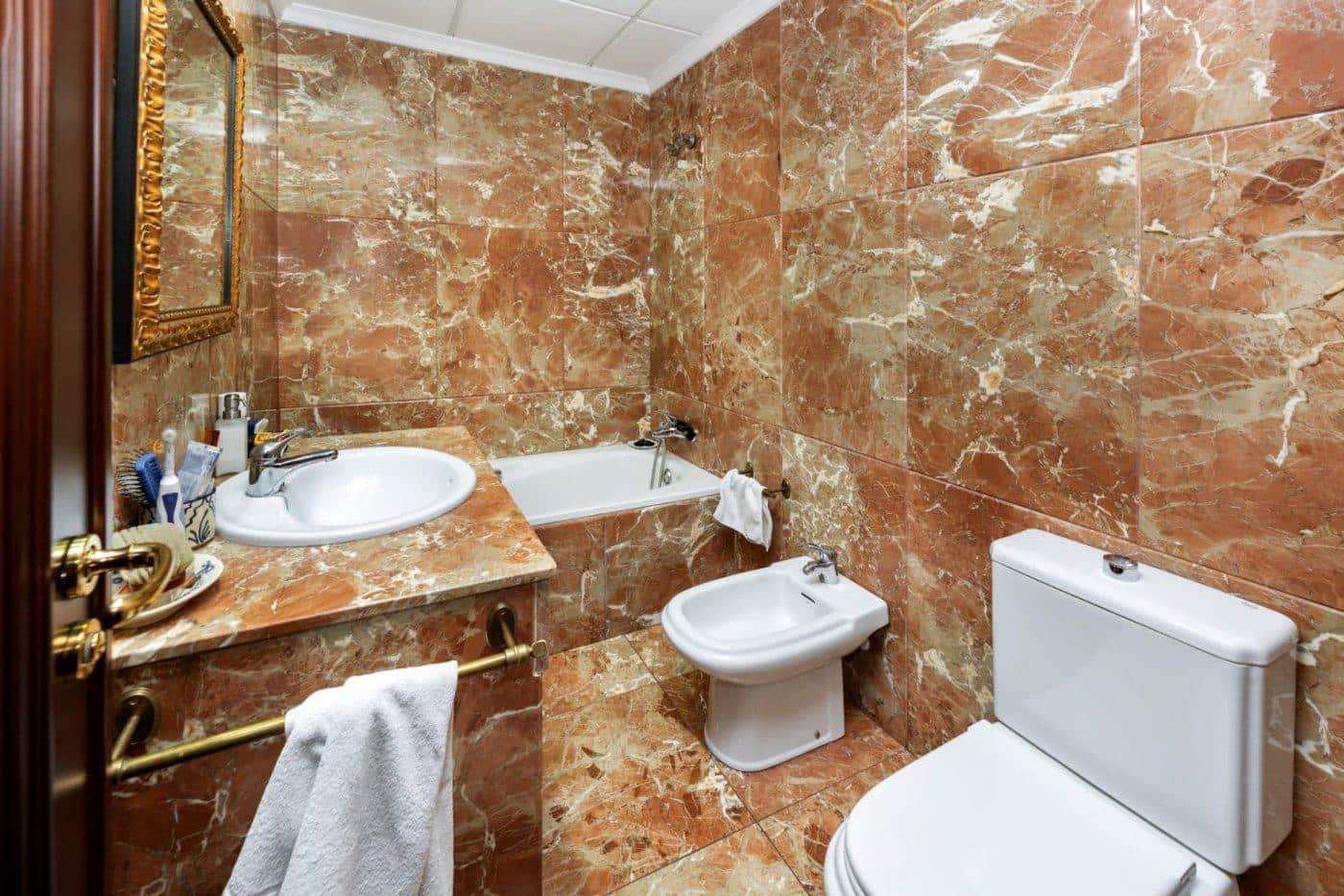 Office for sale in Granada city - € 395,000 (Ref: 9468598)