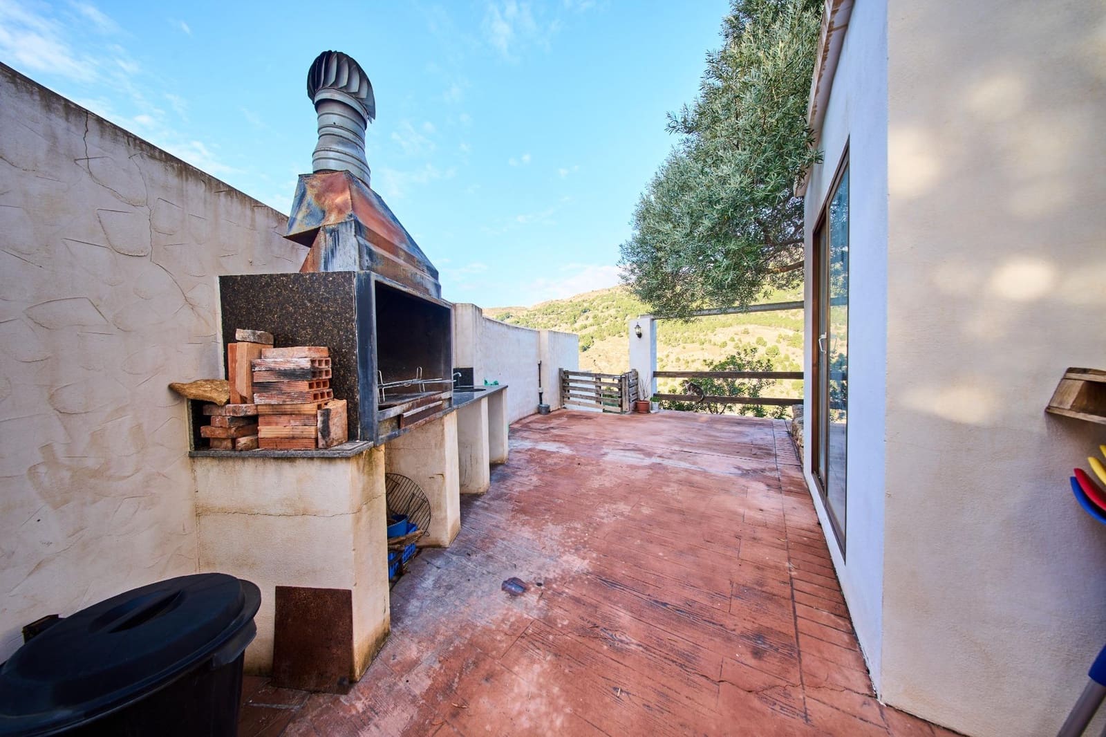 3 Zimmer Villa zu verkaufen in Velez de Benaudalla mit Pool Garage - 390.000 € (Ref: 9470615)