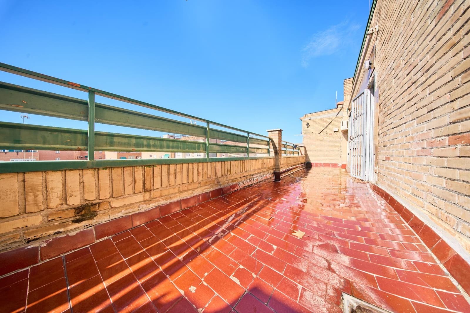 5 sypialnia Penthouse na sprzedaż w Miasto Grenada z garażem - 335 000 € (Ref: 9470967)