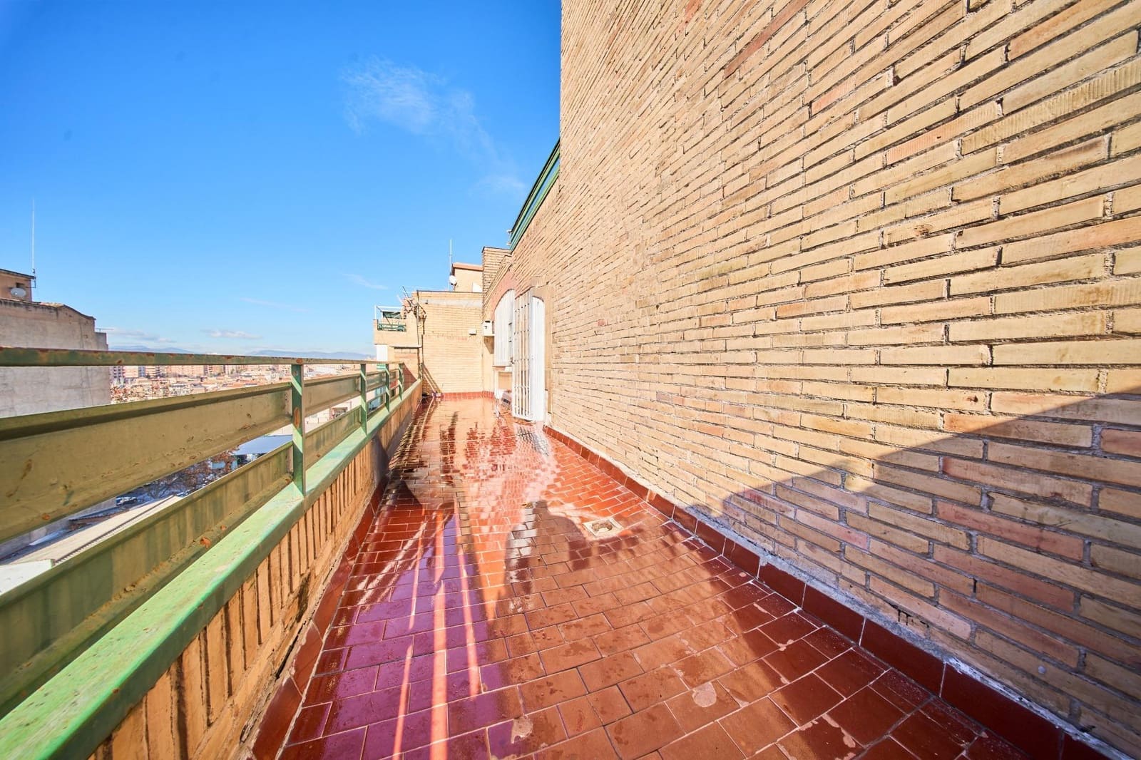 5 sypialnia Penthouse na sprzedaż w Miasto Grenada z garażem - 335 000 € (Ref: 9470967)