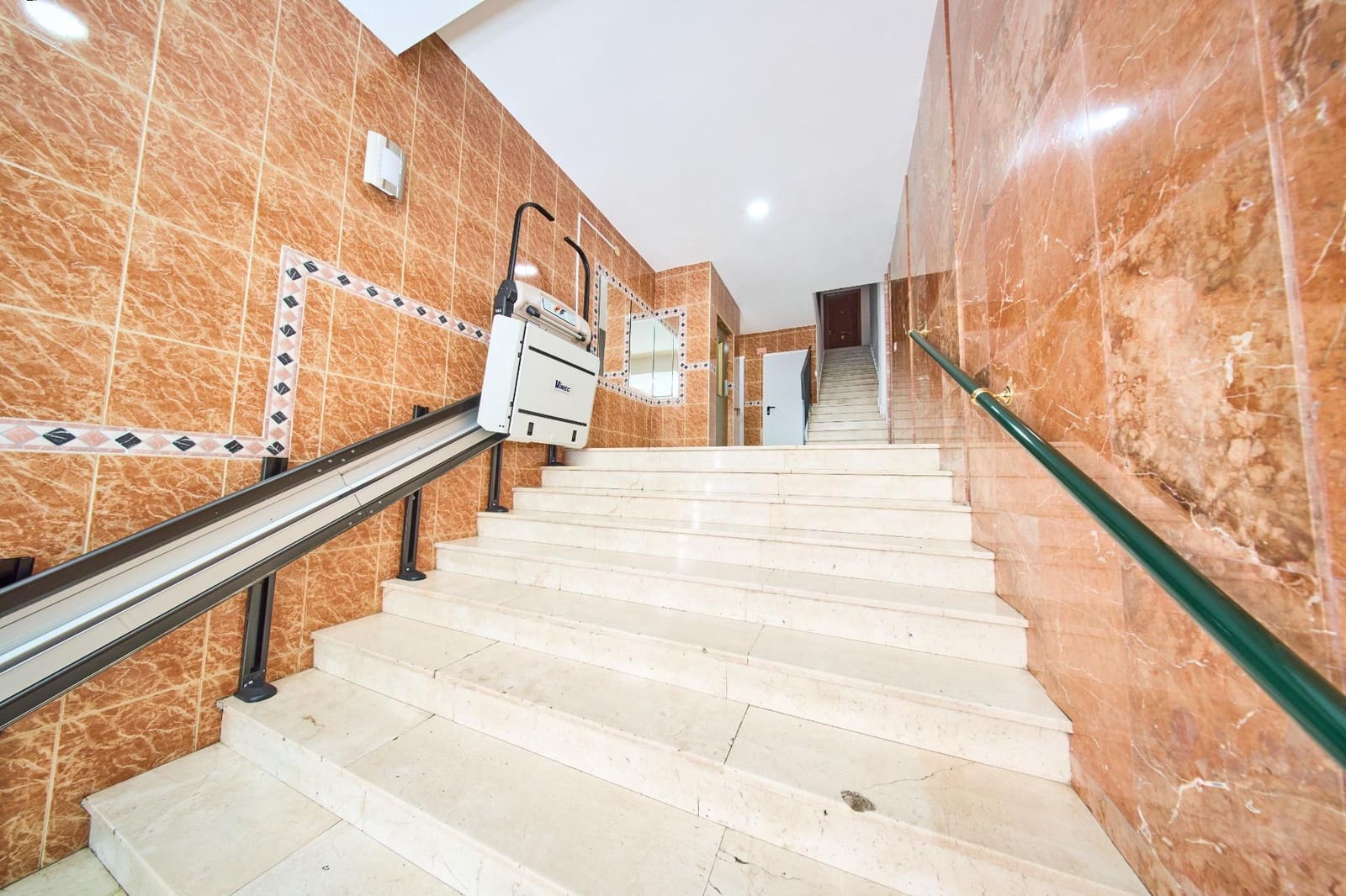 5 sypialnia Penthouse na sprzedaż w Miasto Grenada z garażem - 335 000 € (Ref: 9470967)