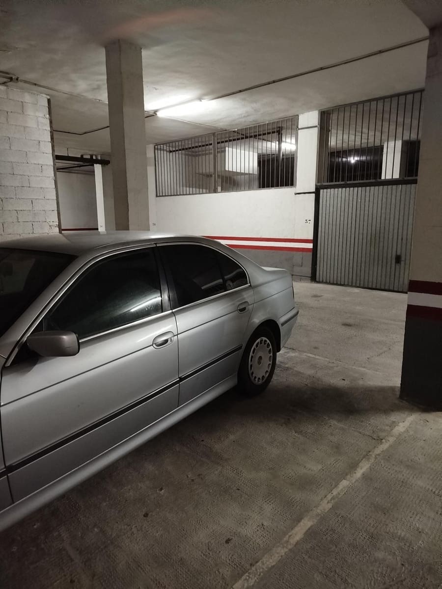 5 slaapkamer Penthouse te koop in Granada stad met garage - € 325.000 (Ref: 9470967)