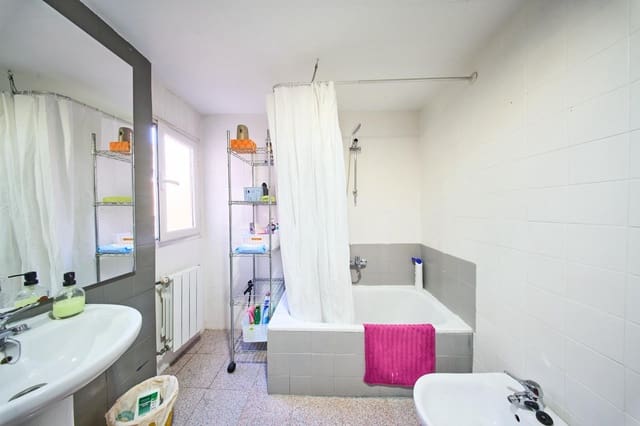 5 bedroom Penthouse for sale in Granada city with garage - € 325,000 (Ref: 9470967)