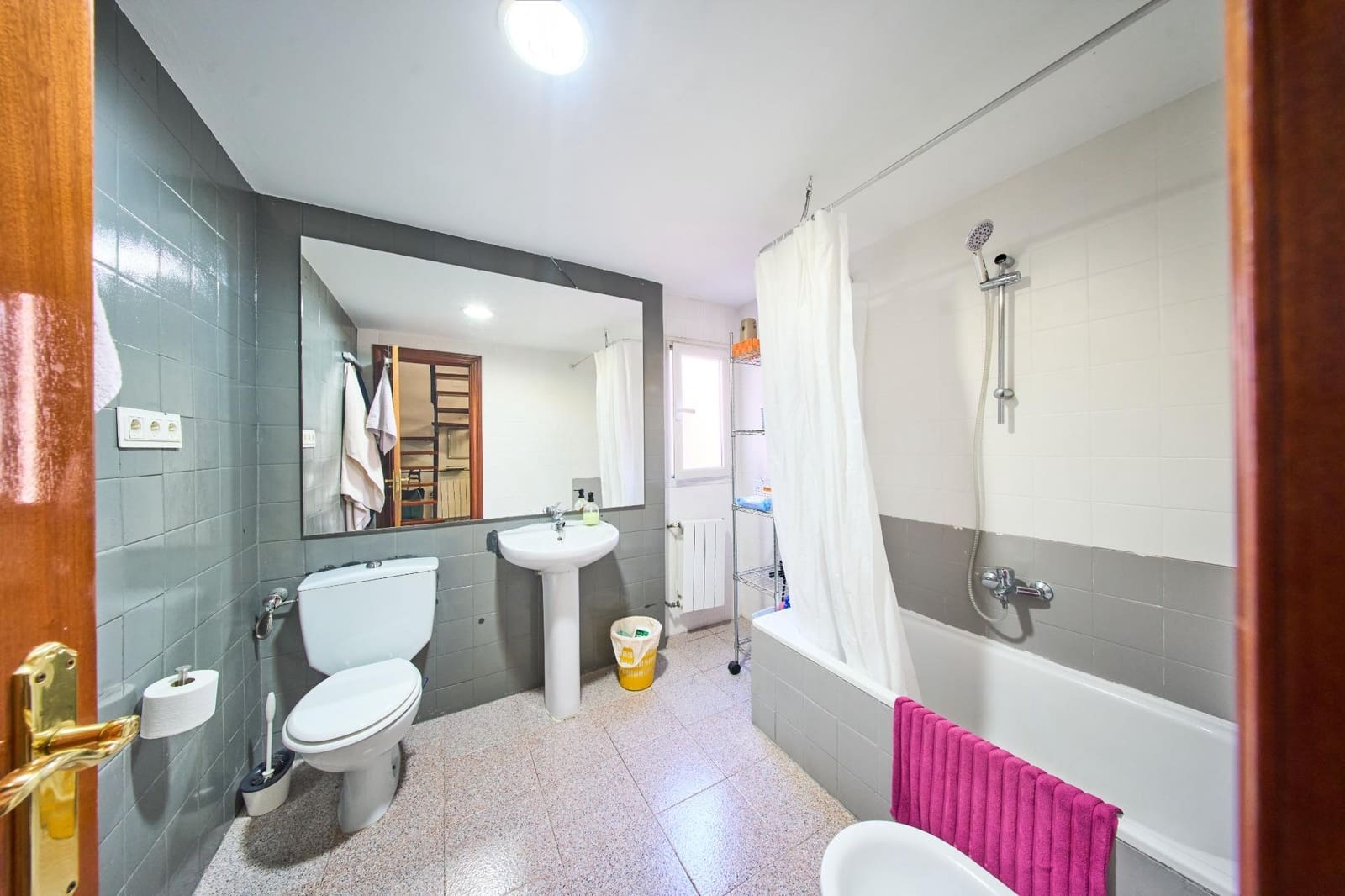 5 bedroom Penthouse for sale in Granada city with garage - € 325,000 (Ref: 9470967)
