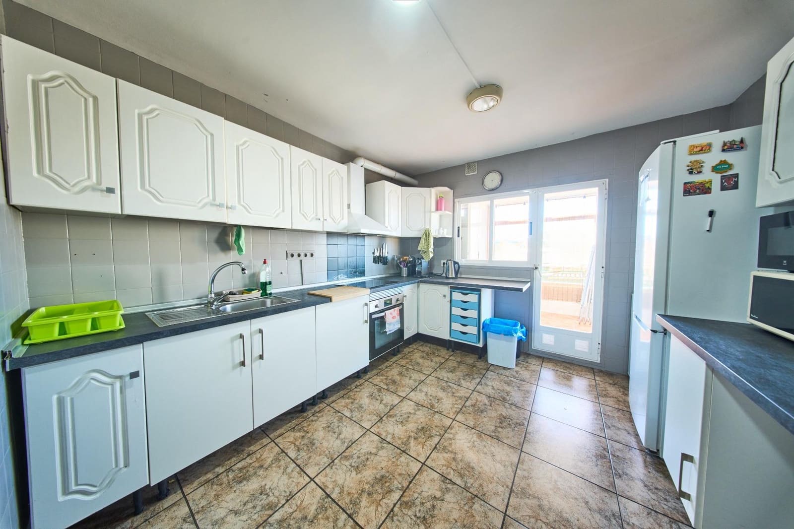5 bedroom Penthouse for sale in Granada city with garage - € 325,000 (Ref: 9470967)