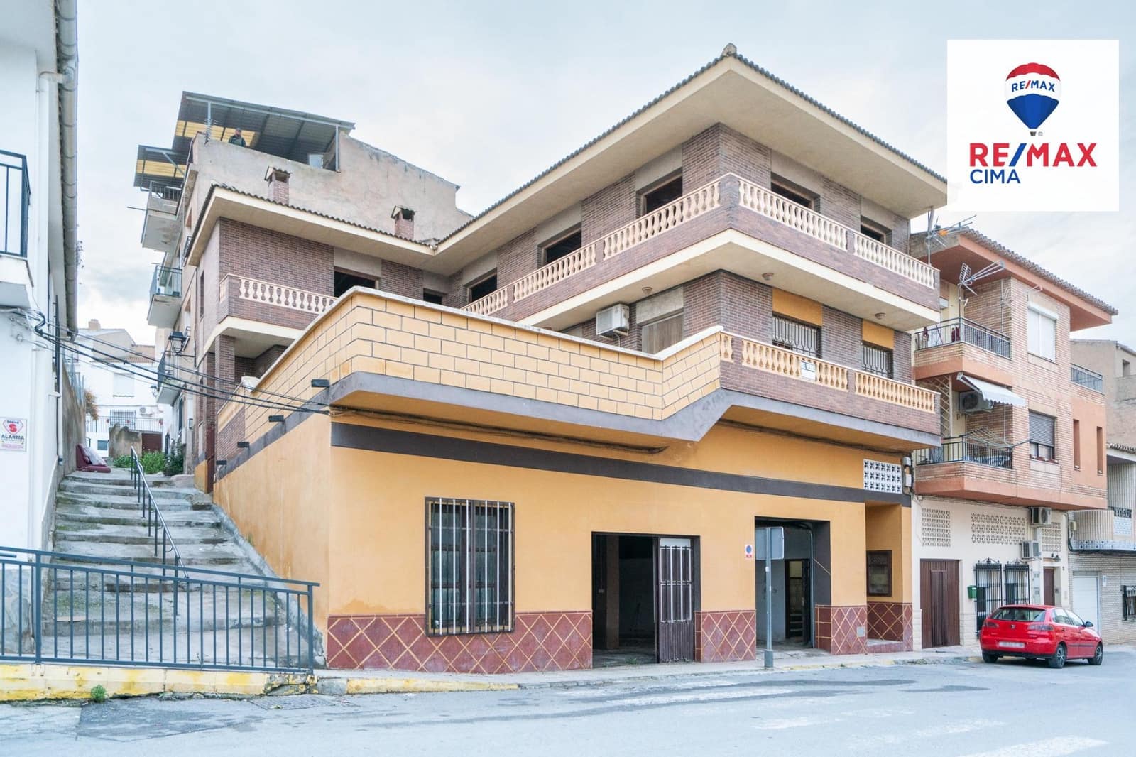 5 slaapkamer Huis te koop in Zujar met garage - € 235.000 (Ref: 9471249)