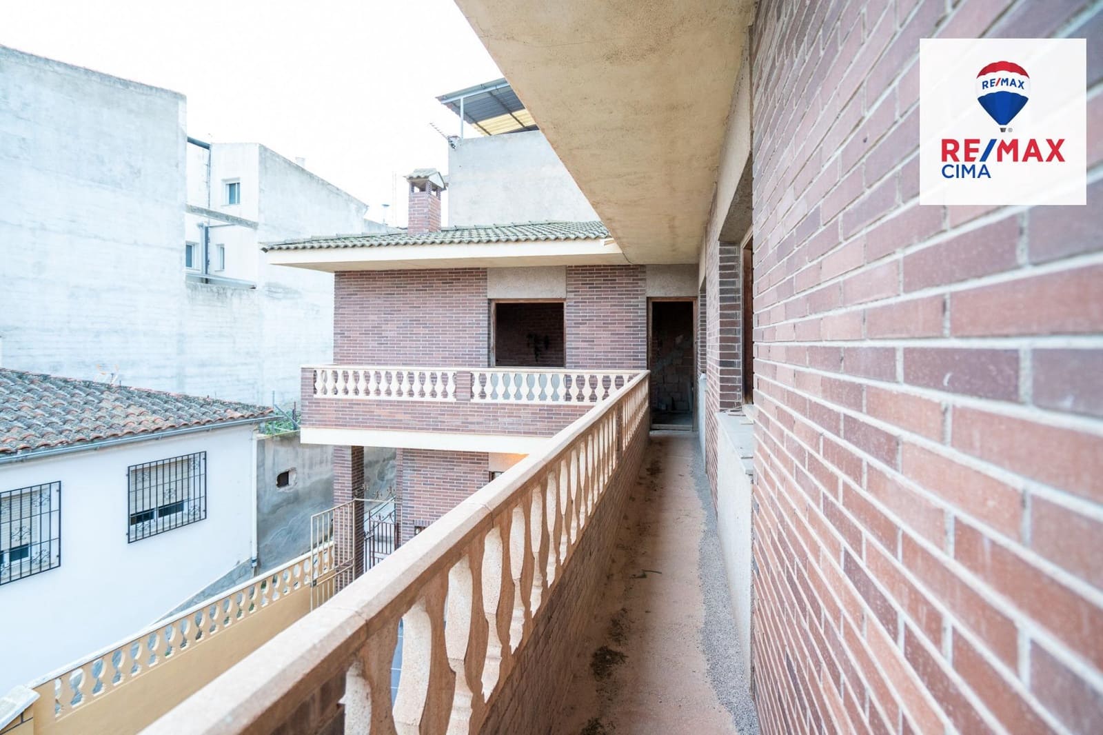 5 slaapkamer Huis te koop in Zujar met garage - € 235.000 (Ref: 9471249)