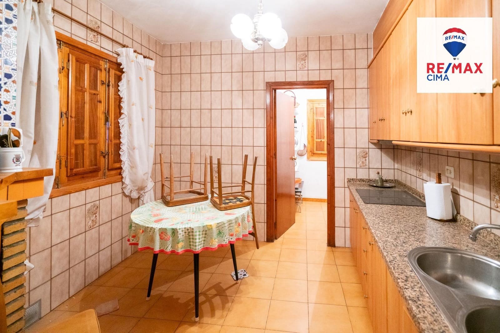 5 slaapkamer Huis te koop in Zujar met garage - € 235.000 (Ref: 9471249)