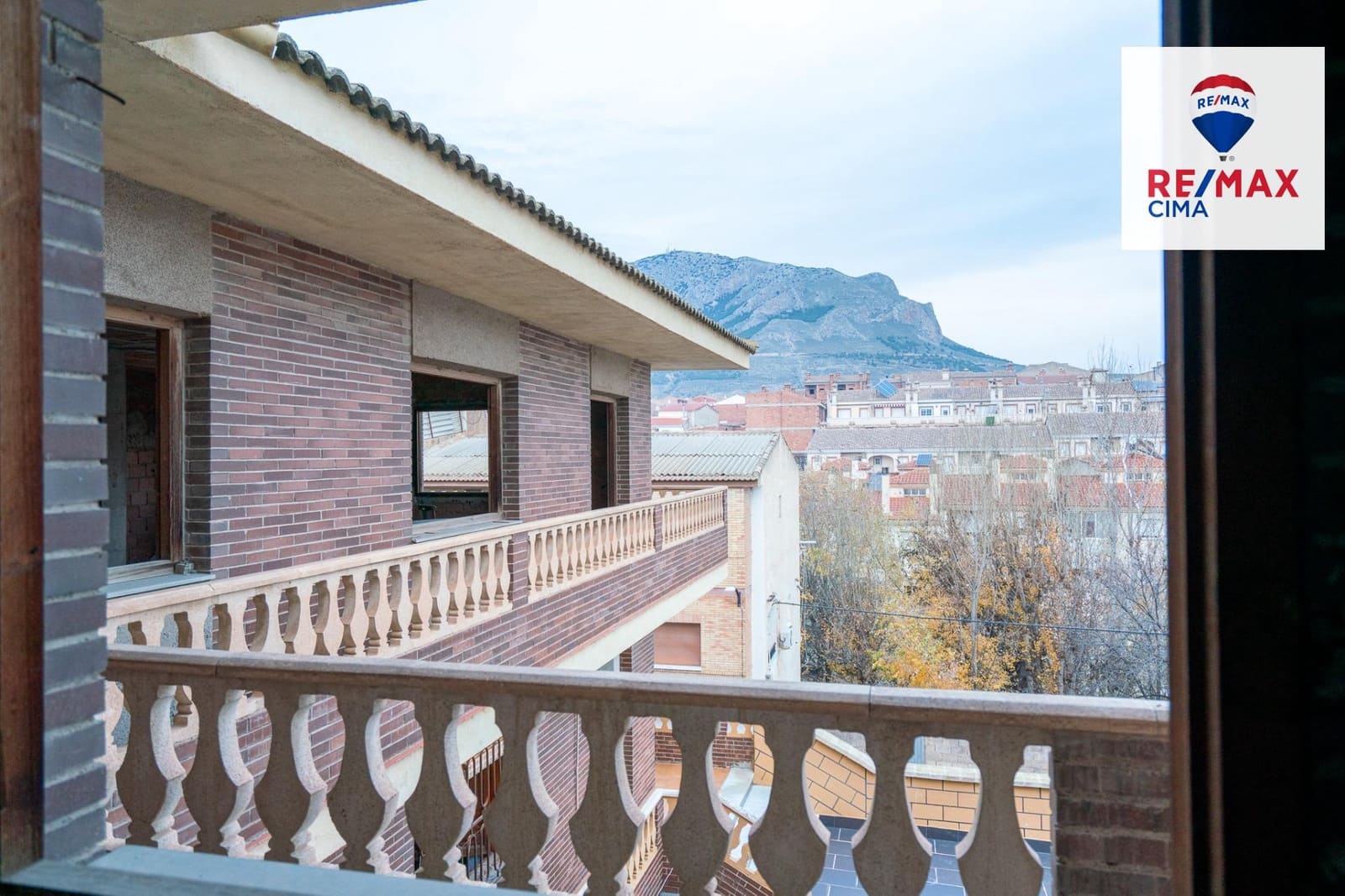 5 slaapkamer Huis te koop in Zujar met garage - € 235.000 (Ref: 9471249)