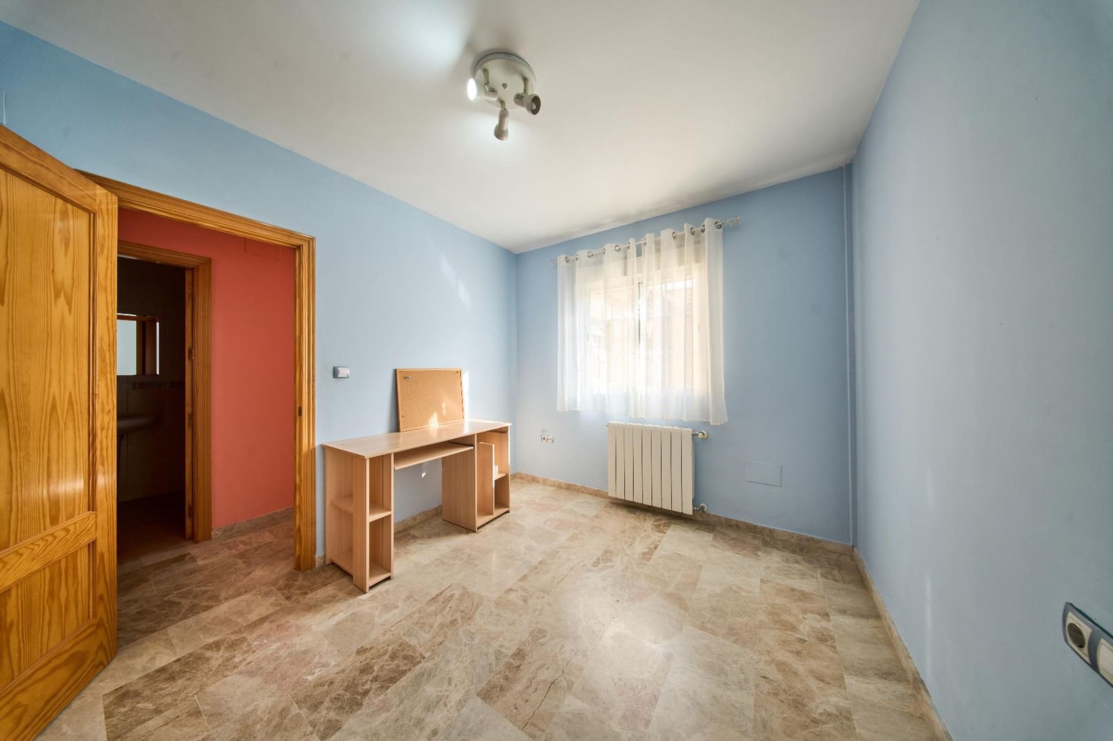 Adosado de 3 habitaciones en Atarfe en venta con garaje - 198.000 € (Ref: 9473120)