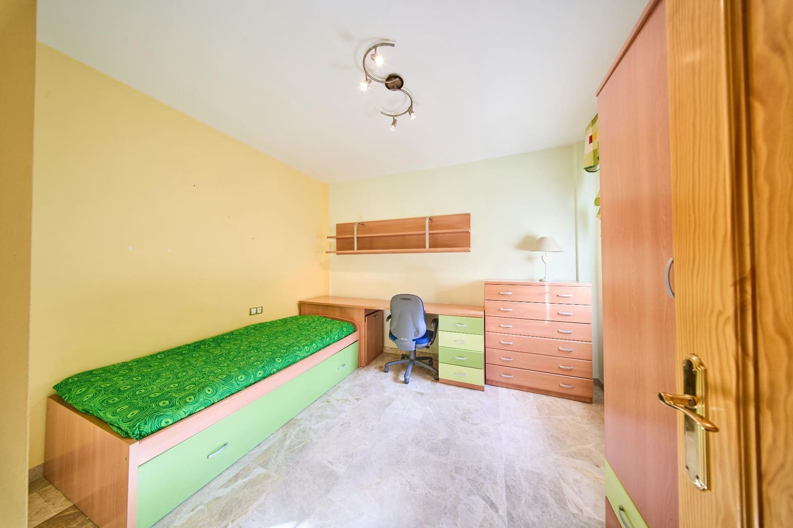 Adosado de 3 habitaciones en Atarfe en venta con garaje - 198.000 € (Ref: 9473120)