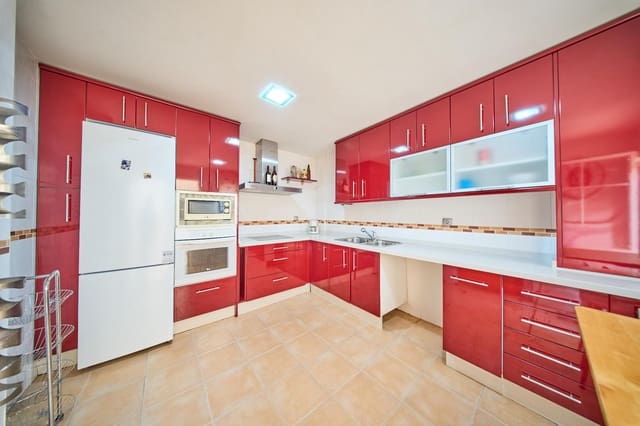 Adosado de 3 habitaciones en Atarfe en venta con garaje - 198.000 € (Ref: 9473120)