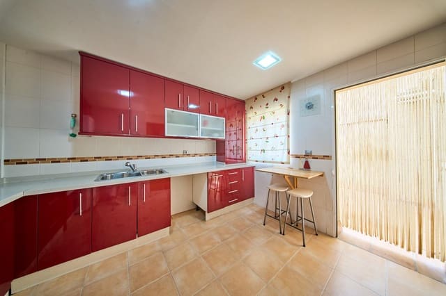 Adosado de 3 habitaciones en Atarfe en venta con garaje - 198.000 € (Ref: 9473120)
