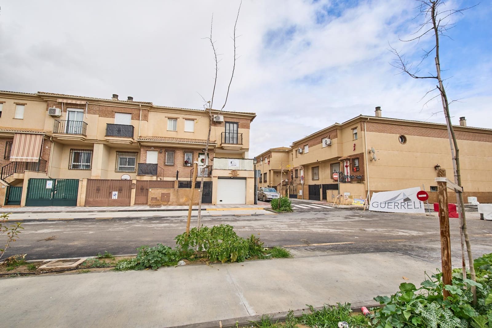 Adosado de 3 habitaciones en Atarfe en venta con garaje - 198.000 € (Ref: 9473120)