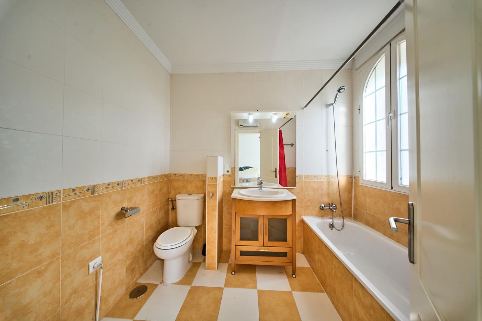 Casa de 3 habitaciones en Láchar en venta con garaje - 157.000 € (Ref: 9474329)