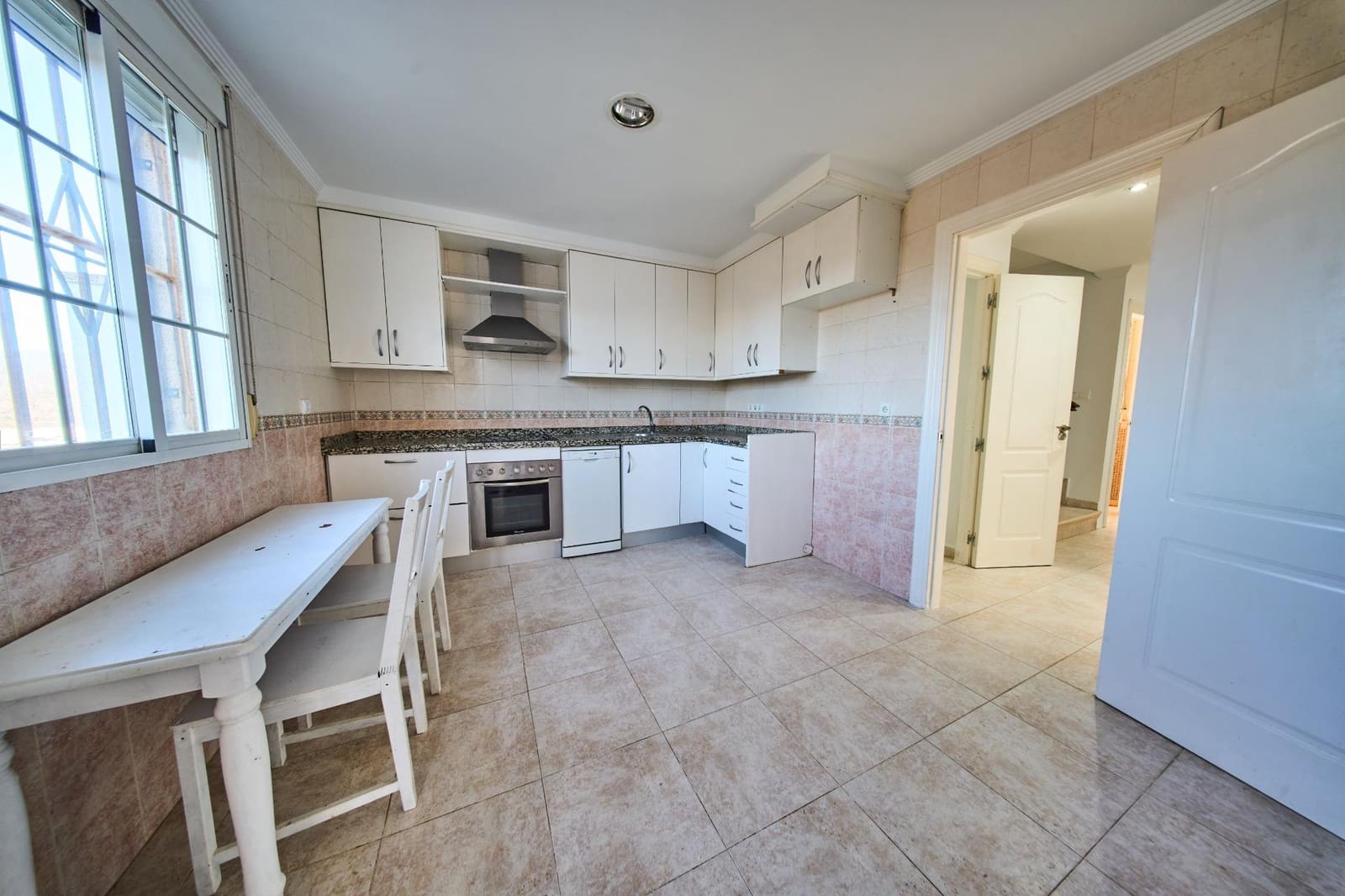 Casa de 3 habitaciones en Láchar en venta con garaje - 157.000 € (Ref: 9474329)