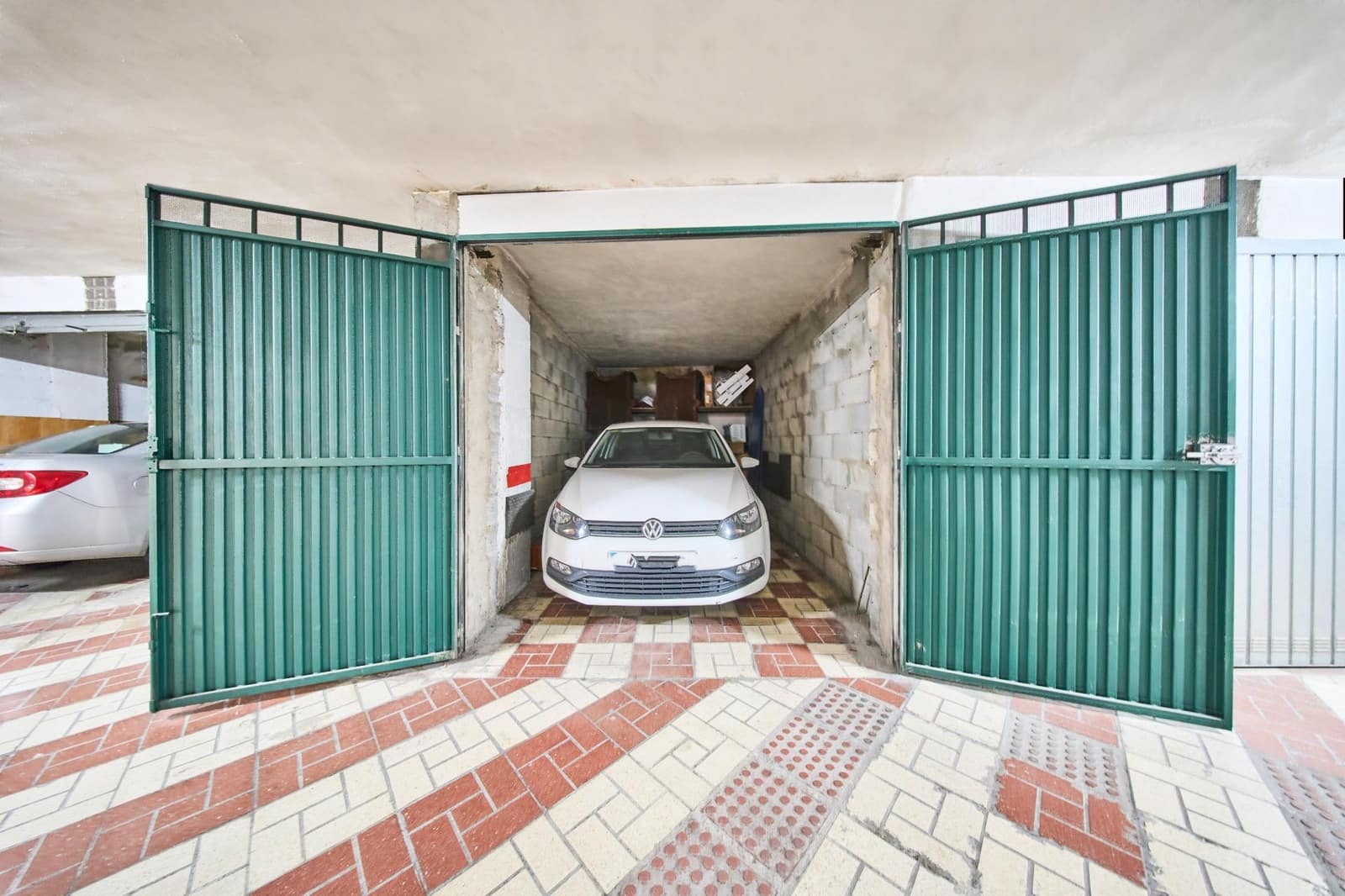 3 bedroom Flat for sale in Cenes de la Vega with garage - € 210,000 (Ref: 9475559)