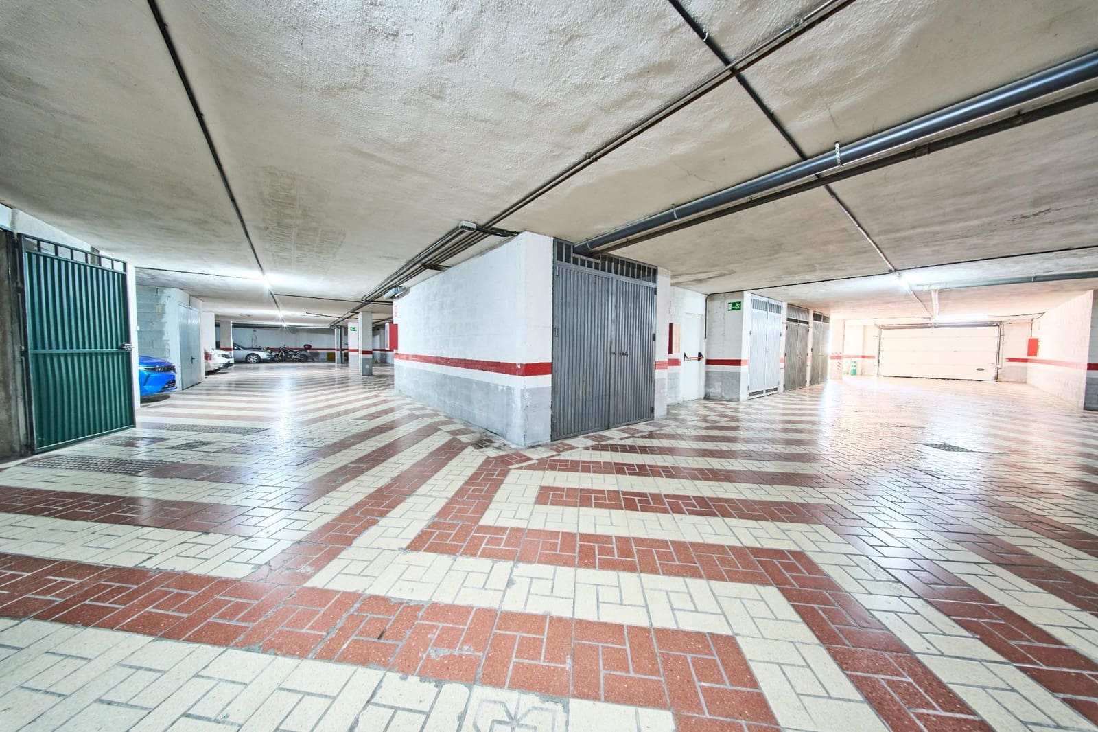 3 bedroom Flat for sale in Cenes de la Vega with garage - € 210,000 (Ref: 9475559)