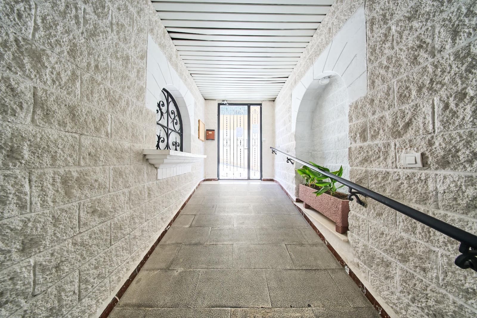 3 bedroom Flat for sale in Cenes de la Vega with garage - € 210,000 (Ref: 9475559)