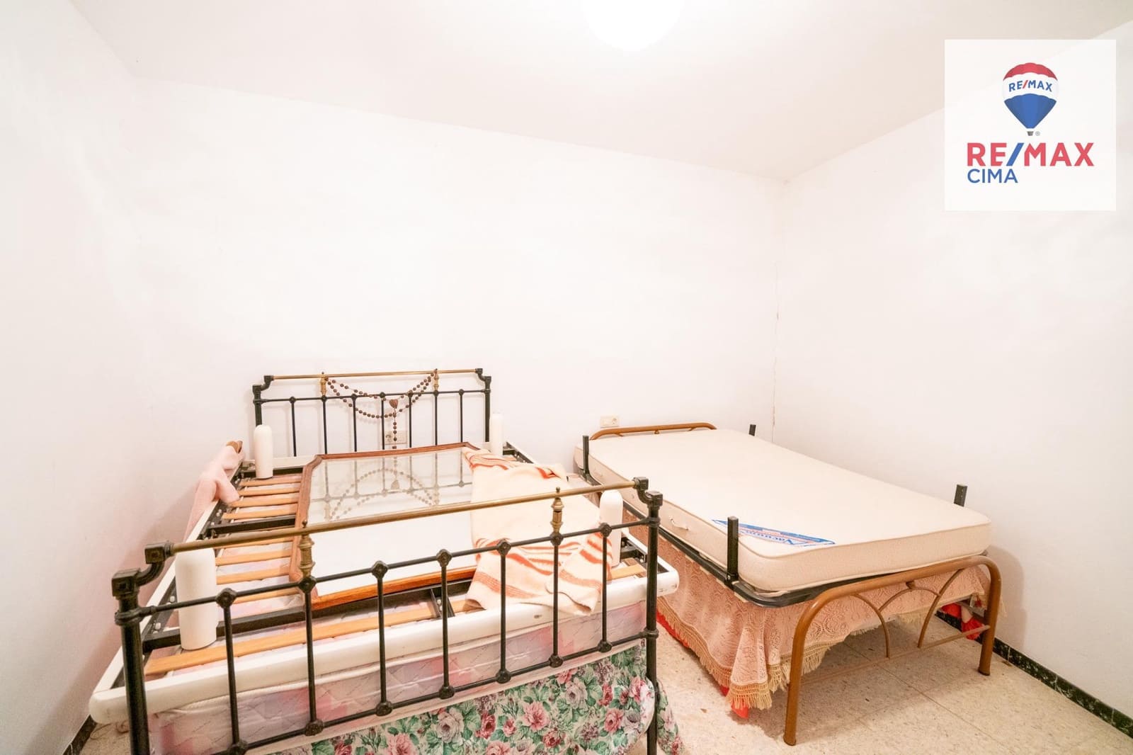 6 camera da letto Casa Grotta in vendita in Cuevas del Campo - 108.000 € (Rif: 9476256)