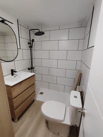 Studio de 1 chambre à louer à Centro - Sagrario, Grenade ville - 750 € (Ref: 9491631)