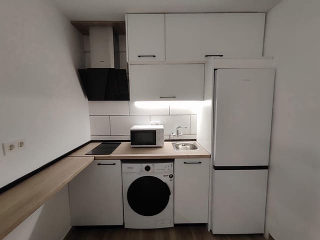 1 soverom Studio til leie i Centro - Sagrario, Granada by - € 690 (Ref: 9491631)