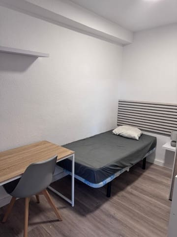 4 makuuhuone Asunto vuokrattavana paikassa Granada kaupunki mukana 
autotalli - 1 200 € (Ref: 9497558)