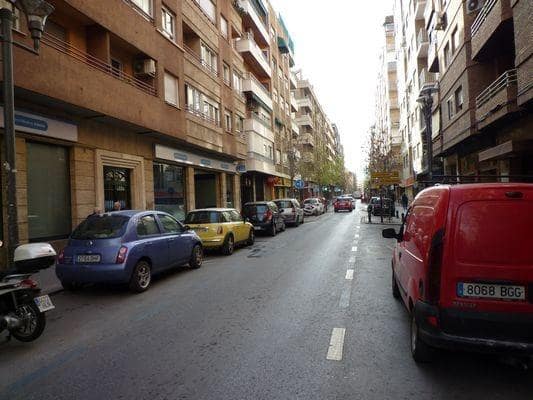 Commercial for rent in Camino de Ronda - Rosaleda, Granada city - € 1,300 (Ref: 9497561)