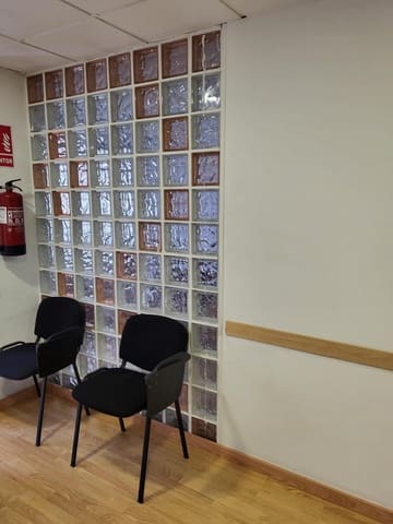 3 soveværelse Kontor til leje i Camino de Ronda - Rosaleda, Granada by - € 650 (Ref: 9497562)