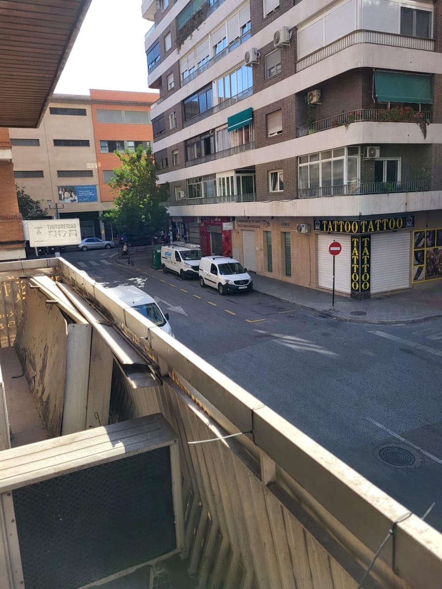 3 quarto Escritório para arrendar em Granada cidade - 650 € (Ref: 9497562)