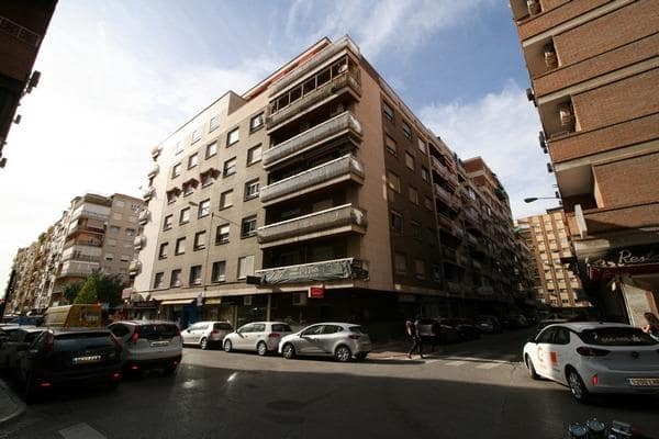 3 soveværelse Kontor til leje i Camino de Ronda - Rosaleda, Granada by - € 650 (Ref: 9497562)