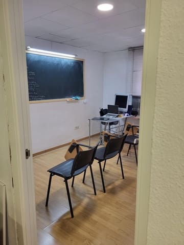 3 soveværelse Kontor til leje i Camino de Ronda - Rosaleda, Granada by - € 650 (Ref: 9497562)