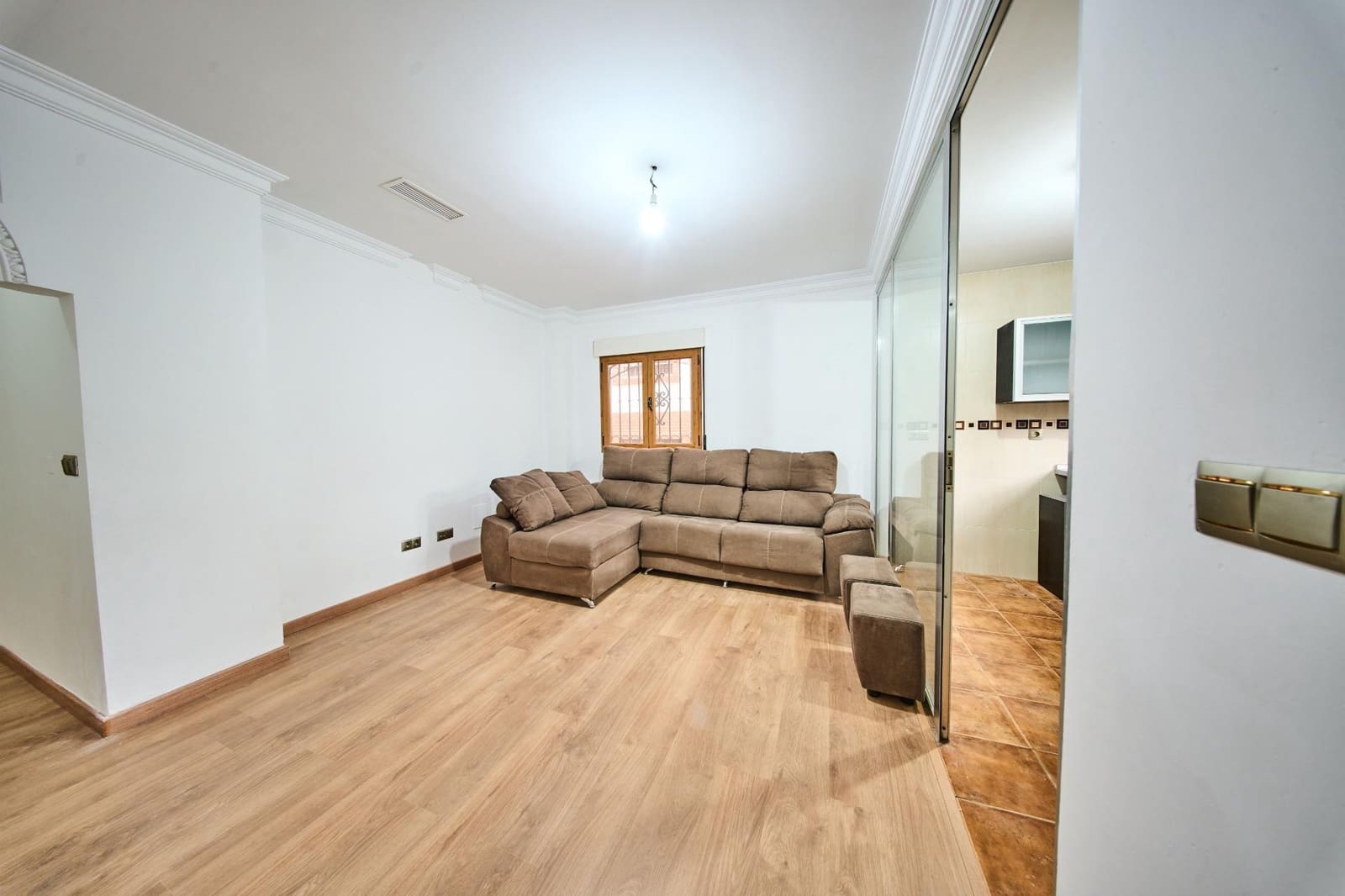 2 bedroom Flat for sale in La Zubia with garage - € 135,000 (Ref: 9502642)